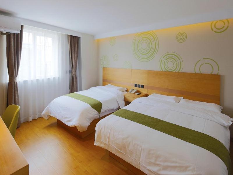 Greentree Jingan District Qipu Road Tiantong Road Subway Station Express Hotel